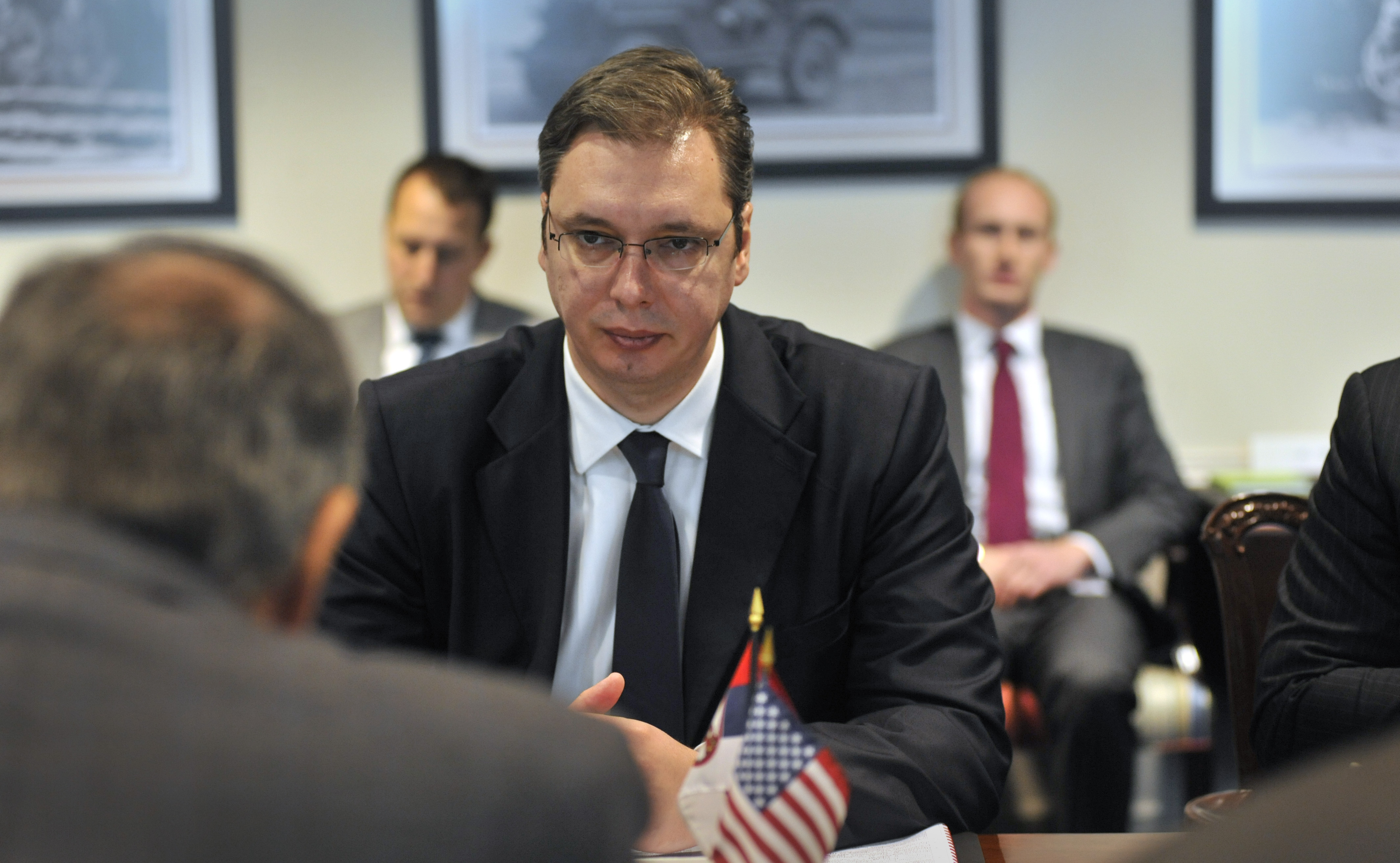 Bosnian Serbs ask Vucic to tie their region's independence to Kosovo talks