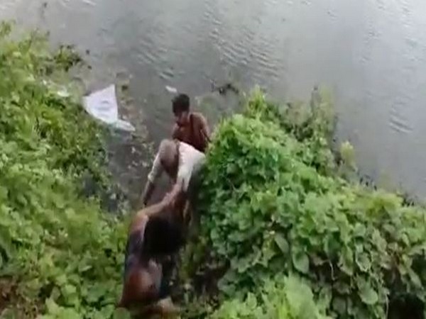 Man slips near canal, stays all night clinging to a tree in Andhra's Nellore