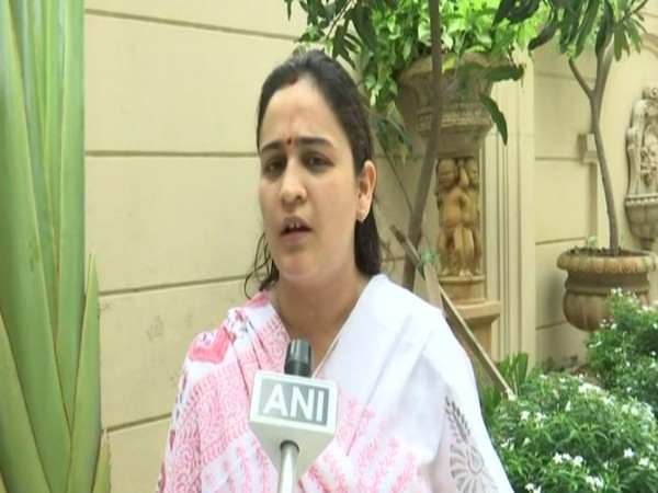 Aparna Yadav comes out in support of Shivpal against SP 