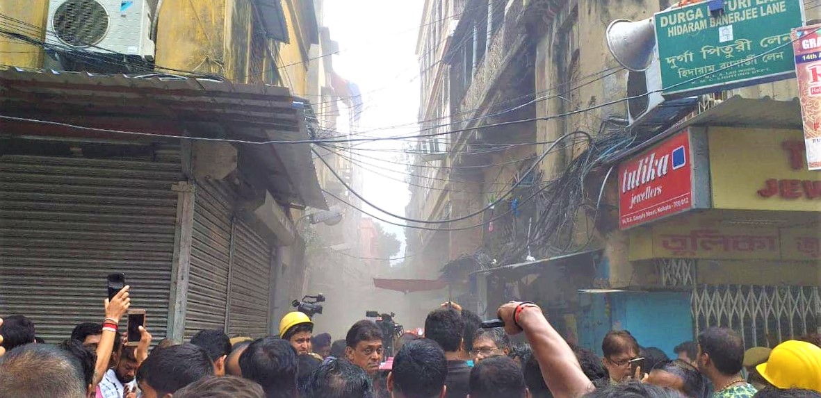 Kolkata: Building collapses entirely in Bowbazar; area was evacuated