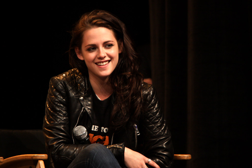 He’s the only guy that could play the part: Kristen Stewart on Robert Pattinson's Batman role
