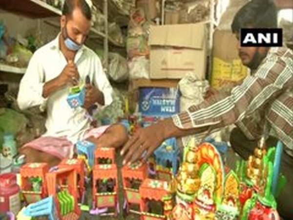 Maha: Survival challenge for Sawantwadi wooden toy makers due to influx of foreign products