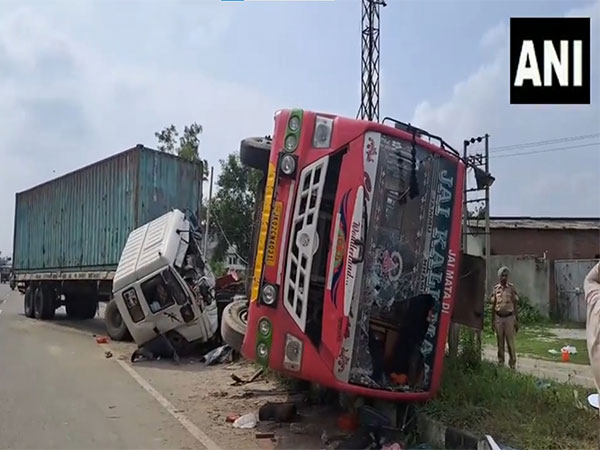 Tragic Road Accident Claims Life of 18-Year-Old Biker in Greater Noida