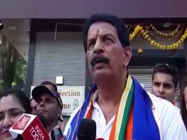 Maharashtra: Ex-encounter specialist files nomination as Shiv Sena's Nalasopara candidate