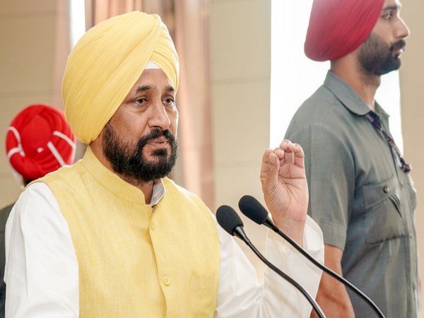 Channi promises farmers to quash old, stubble burning FIRs against them