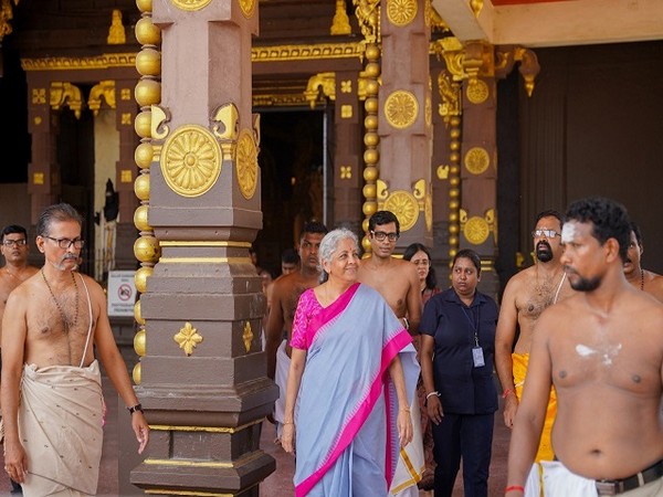 Union Finance Minister Nirmala Sitharaman visits Nallur Kandaswamy temple in Jaffna 