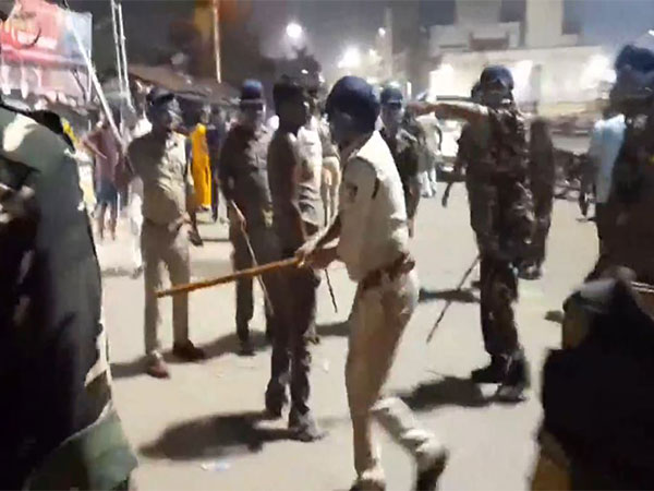 Tension Escalates in Howrah as Two Groups Engage in Stone Pelting