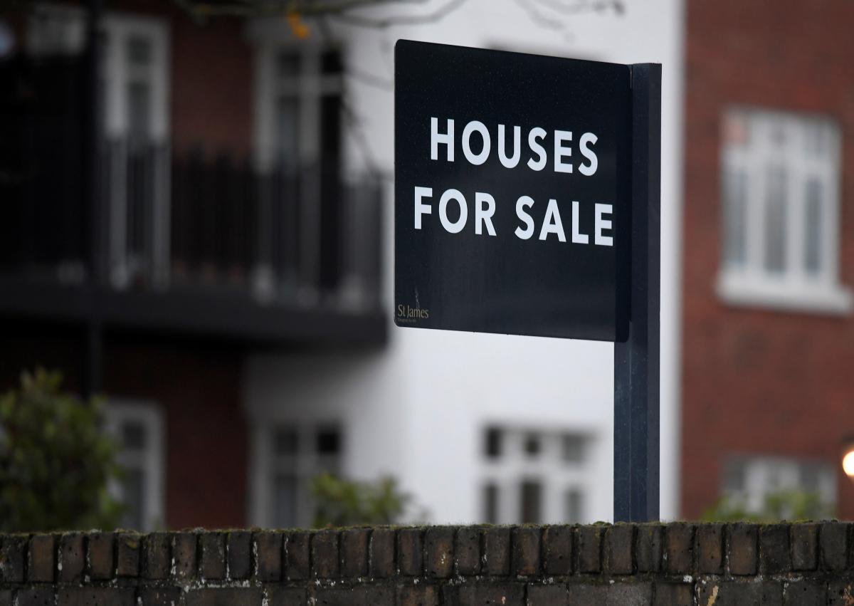 British annual house price growth slows, falls unexpectedly in monthly terms