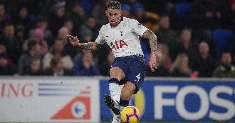 Tottenham extends Alderweireld's contract until 2020