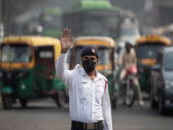  Delhi gasps for breath as AQI crosses 370 mark