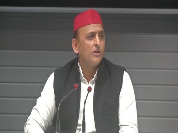 Politics of lies should be discarded in India: Akhilesh