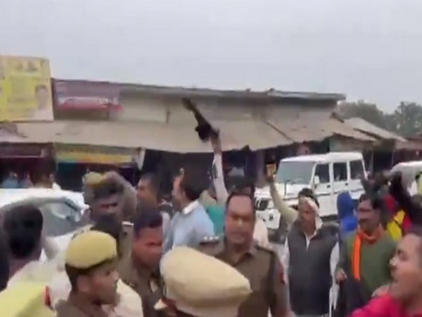 Uttar Pradesh: SP's Swami Prasad Maurya shown black flags in Kaushambi; two detained by police