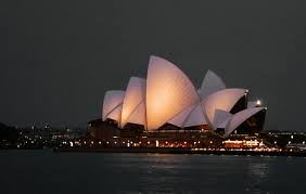 Hundreds evacuated after gas leak at Australia's Sydney Opera House