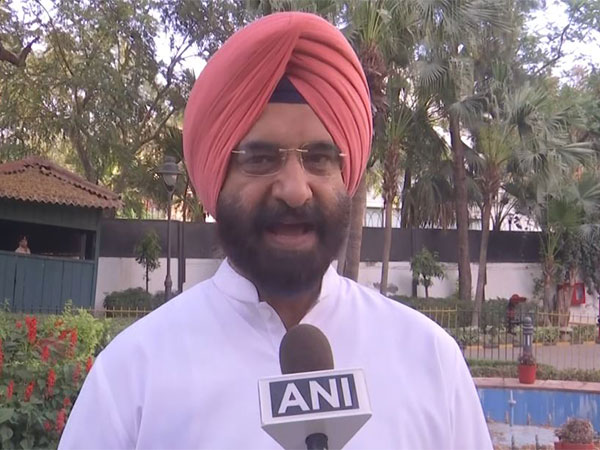"Congress can never come out of dynasty politics": Manjinder Sirsa on Robert Vadra showing interest in contesting from Amethi 