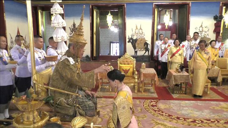 Will rule the land with justice for the benefits of all Thai people: King