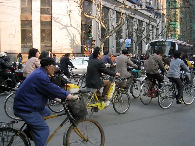 China authorities put fresh emphasis on cycling helping to cut air pollution