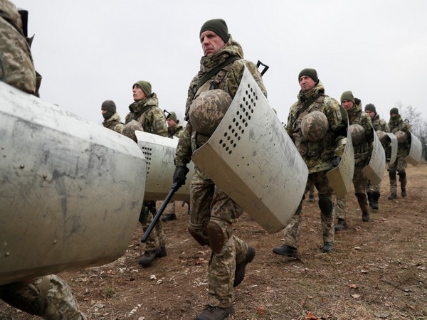 Ukraine forces approaching borders of Luhansk region, UK says