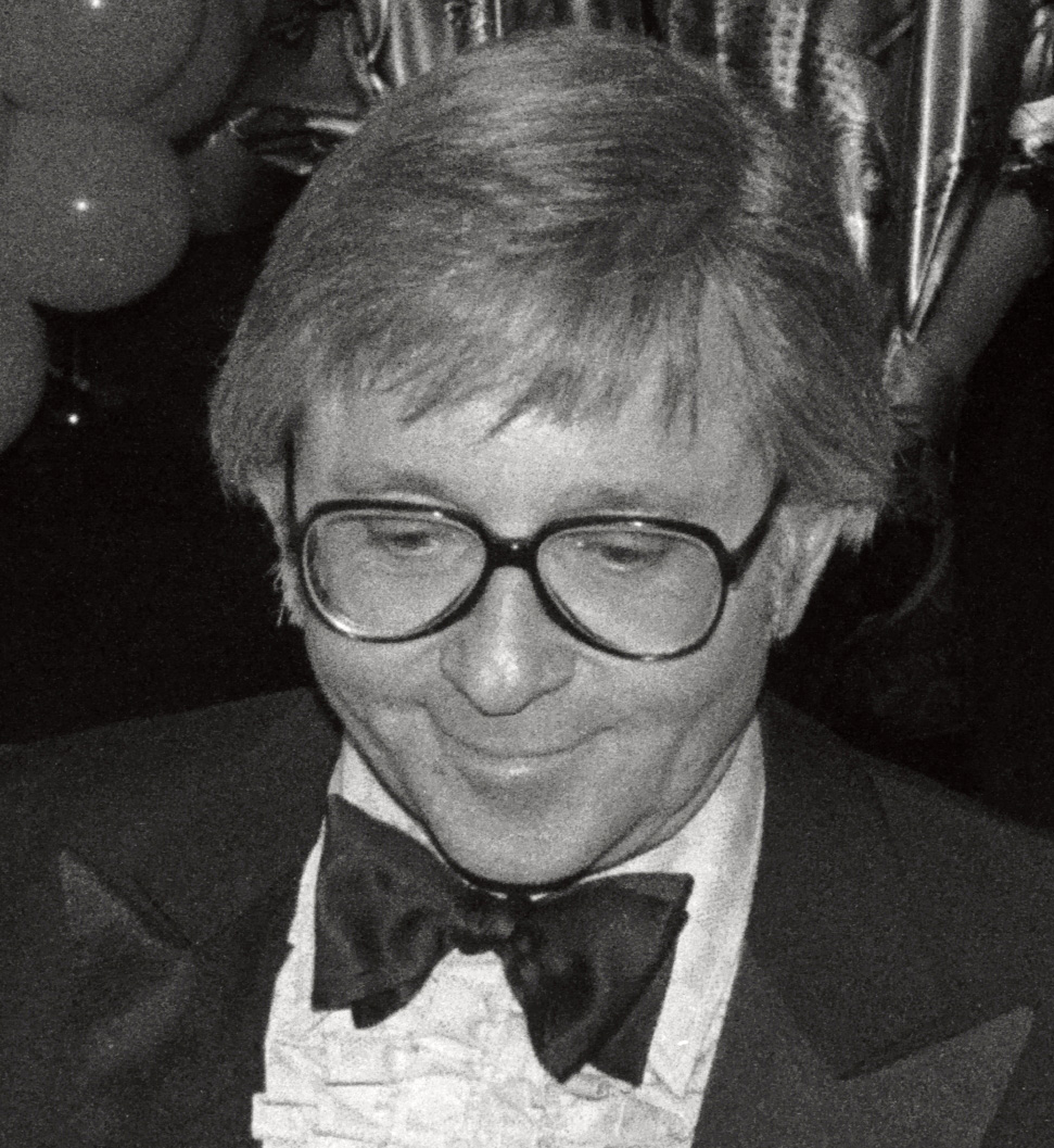 People News Roundup: 'Laugh-In' star Arte Johnson dies at age 90; Elizabeth Taylor's Oscars dress heading to auction