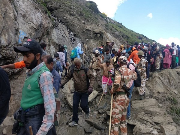 Highest number of 5,522 pilgrims leave Jammu for Amarnath cave shrine