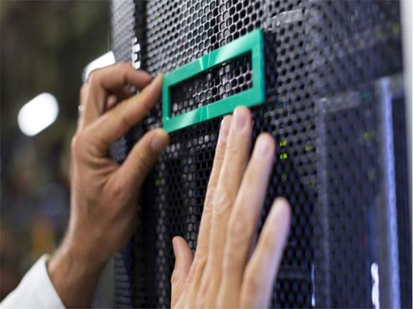 Hewlett Packard to manufacture high-end servers in India 