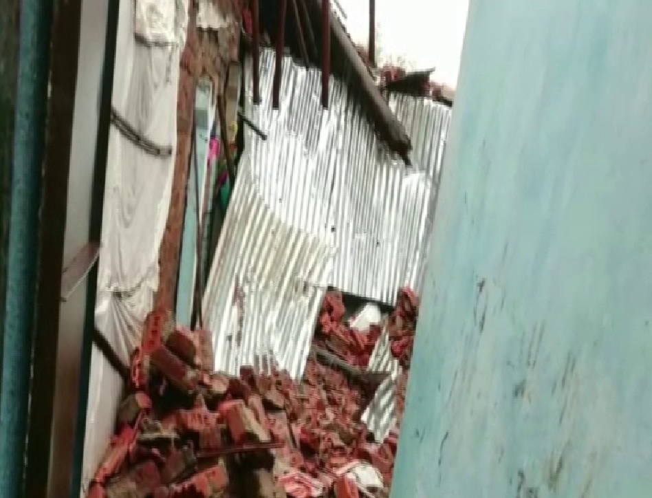 Gujarat: 3 sisters killed in wall collapse in Bharuch, parents injured