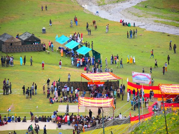 'Bangas Awaam Mela' held in J-K's Handwara to celebrate first year after Article 370 abrogation
