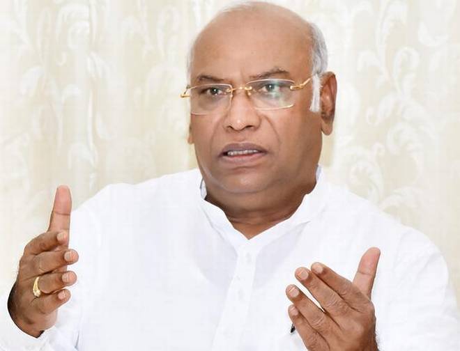 Govt actions hint that it's scared of 'independent' CBI director: Kharge to PM