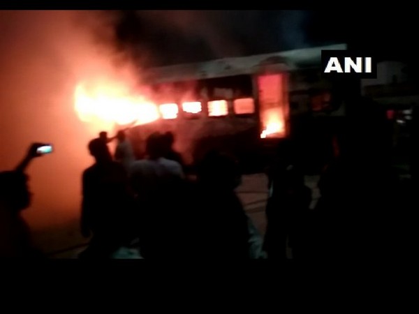 Fire breaks out during shunting in Darbhanga-New Delhi Sampark Kranti train