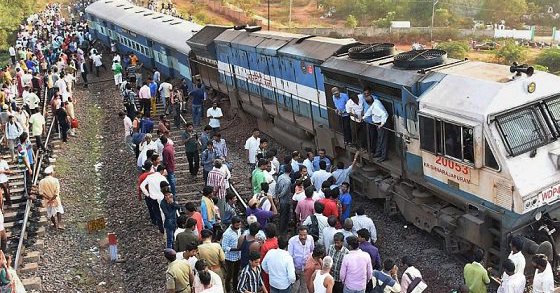 Six person died as express train heading to New Delhi derails in UP: official