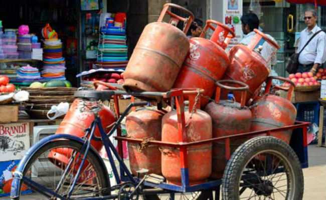 LPG connections distributed under the Pradhan Mantri Ujjwala Yojana touches seven crore mark