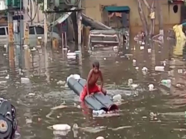 Bihar: Heavy rainfall, waterlogged roads continue to create havoc in Patna