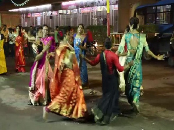 Surat: Transgender community takes part in Navratri celebrations 