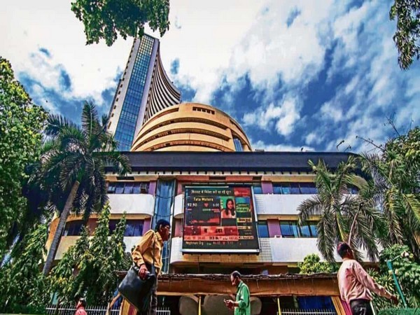 Indian markets on bullish trend; Sensex up 1,000 points in morning