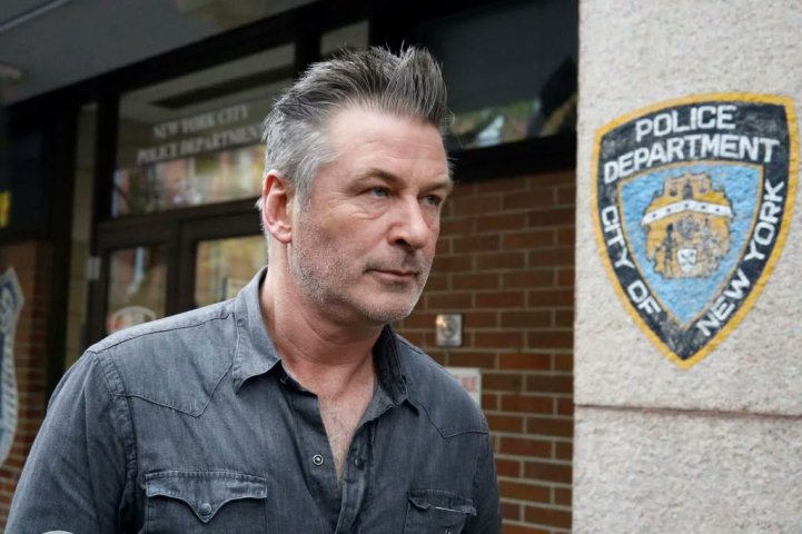 People News Round: Actor Alec Baldwin charged over NY parking spot fight