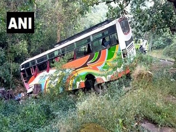 4 dead, 30 injured in bus accident on old Pune-Mumbai highway | National