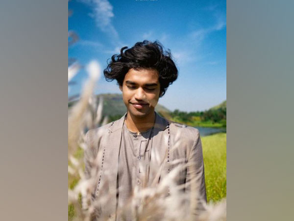 Irrfan Khan's son Babil extends Diwali greetings with priceless family picture