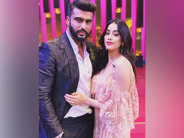 Arjun Kapoor Pulls Sister Janhvi Kapoor's Hair In Childhood Picture ...