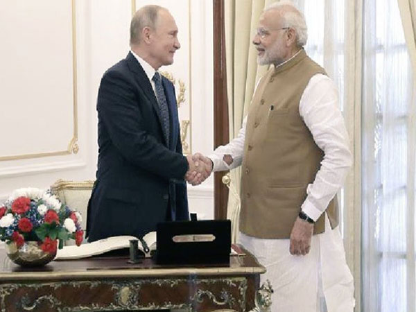 Russian-Indian axis remains strong, isn't affected by third parties' pressure, says Moscow-based analyst