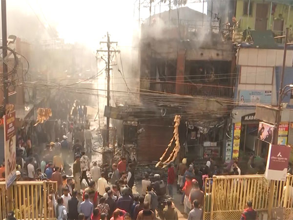 Fire Erupts in Ranchi Market, Prompt Response Ensures No Casualties