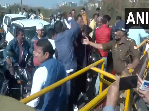 Traffic Chaos Erupts Amid Rahul Gandhi's Attempted Visit to Violence-Hit Sambhal