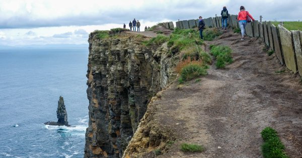 Indian falls to death from Ireland cliff while taking selfie