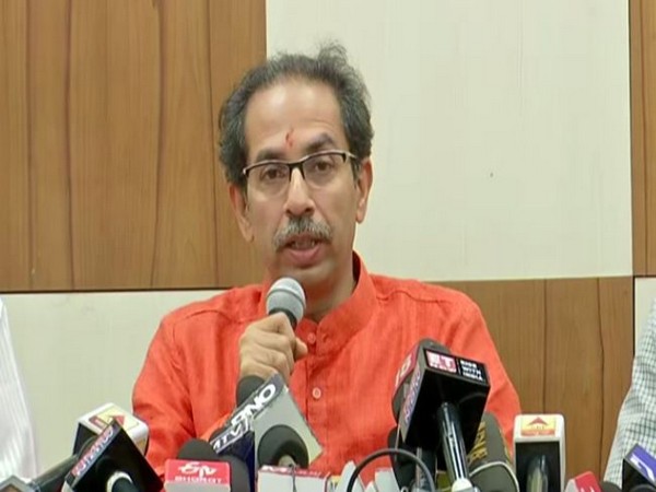 Farmer, daughter came to meet Uddhav Thackeray, detained by police