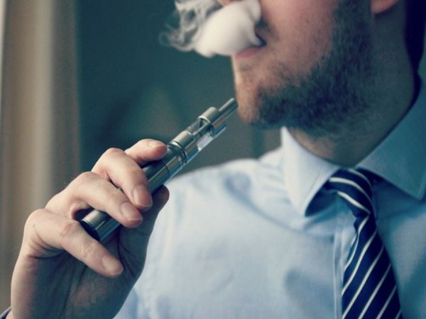 Health News Roundup: U.S. FDA says it needs more time to decide on Juul, other e-cigarettes; U.S. government to tackle Medicare drug payments to try to cut costs and more