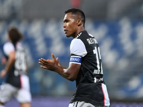 Juventus without Alex Sandro for AC Milan match after positive COVID-19 result
