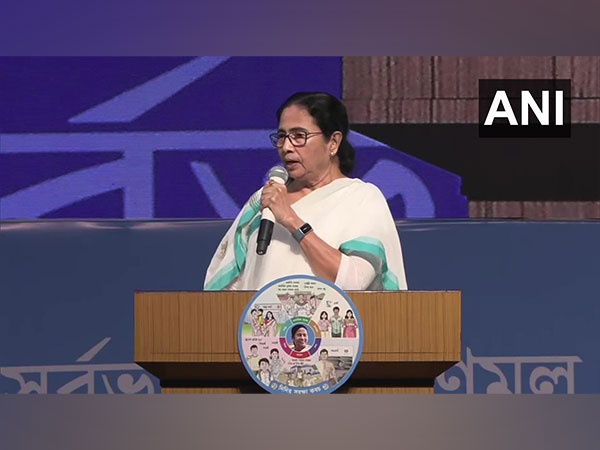 PRS Oberoi's achievements have been inextricably linked to West Bengal: Mamata