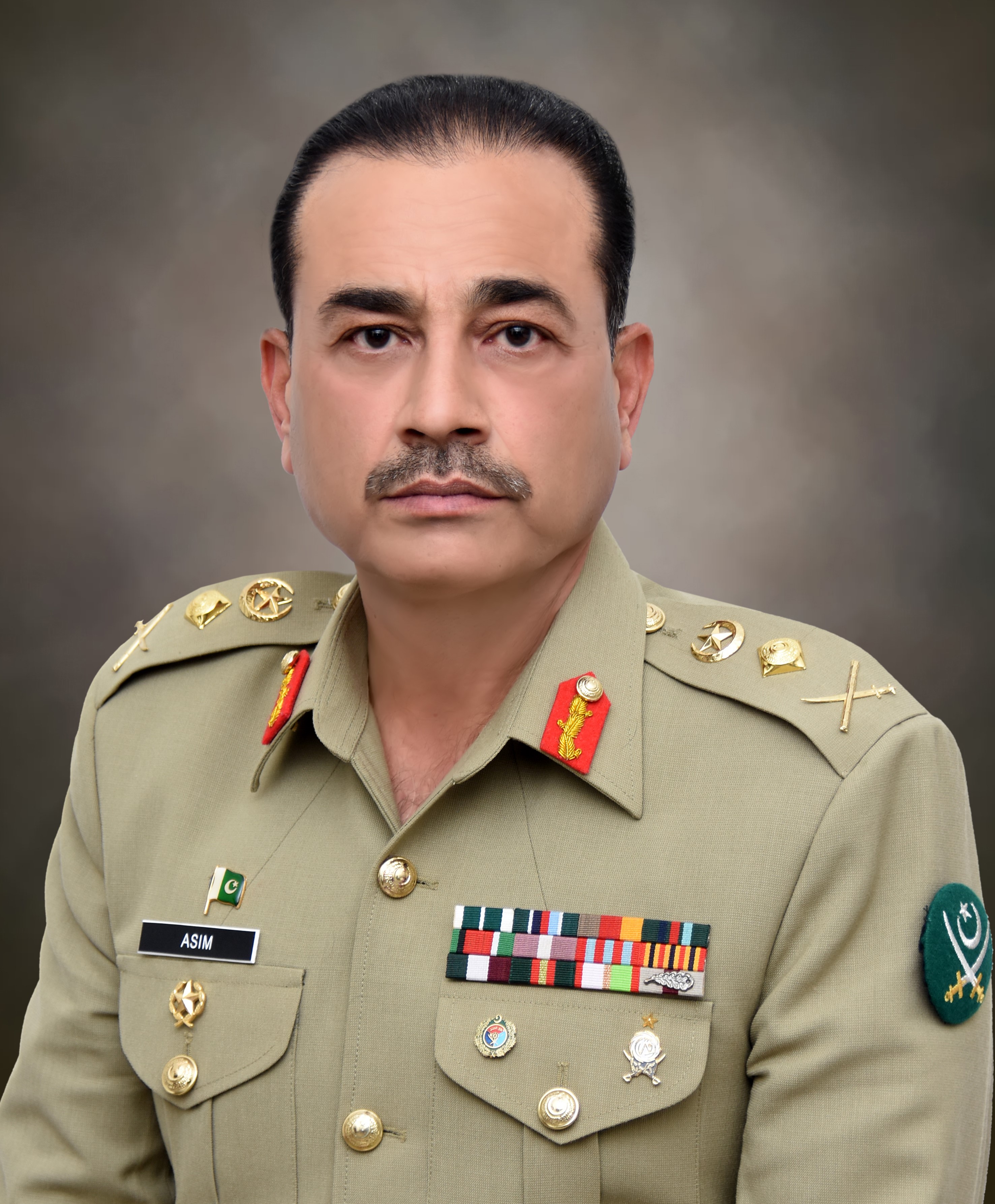Headline: Pakistani Army Chief General Sahir Shamshad Mirza Pledges Unwavering Support for Government Development Initiatives