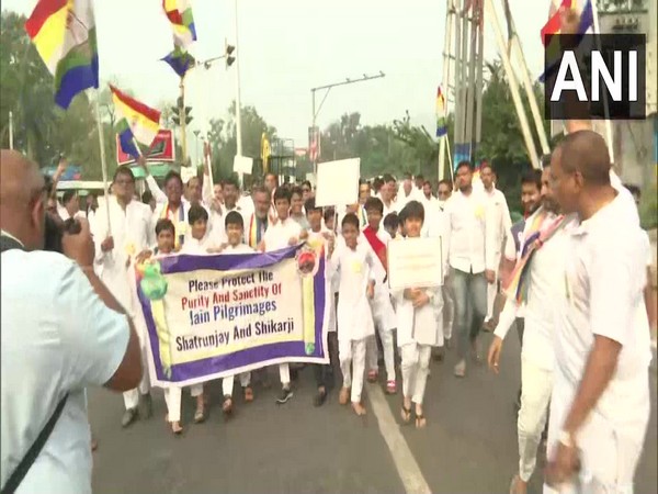 Protest in Vijayawada against Jharkhand govt's move to declare Shri Sammed Shikharji a tourist place