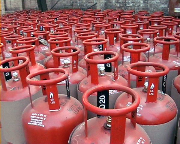 ATF price cut by 1 pc, LPG rate up by Rs 15.5
