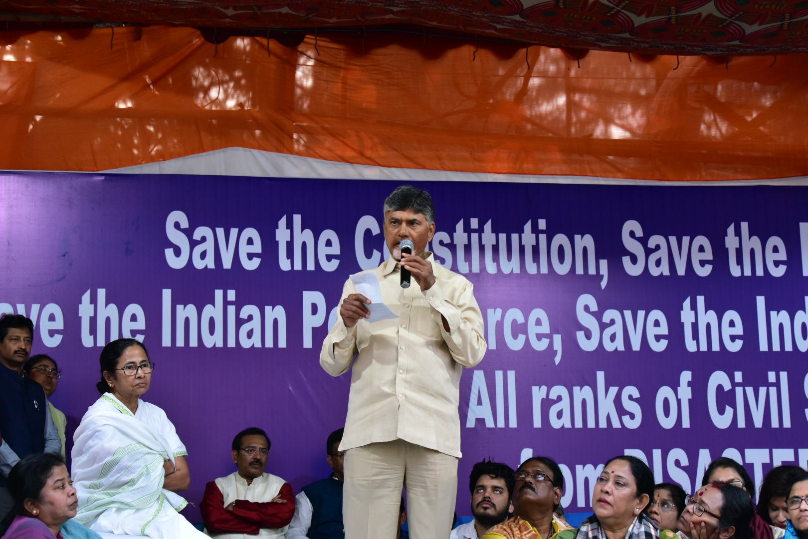Naidu extends support to Mamata protest says 'architect' of federal front