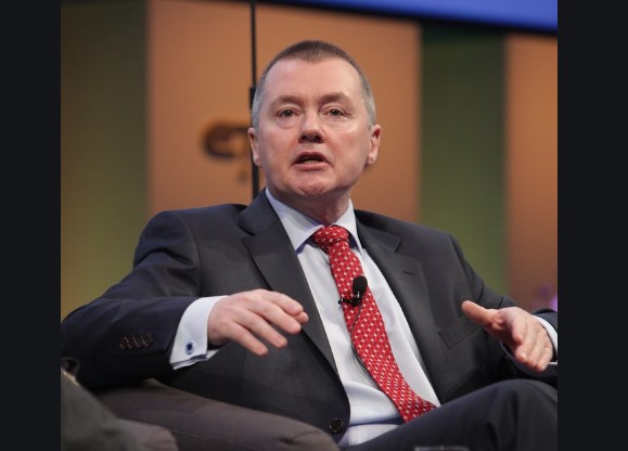 IAG's Walsh says Britain is throttling a travel recovery
